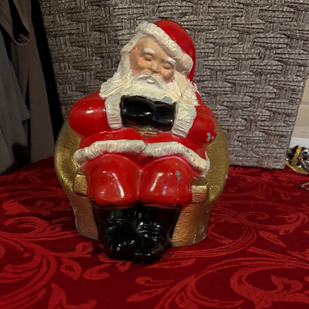Santa Claus Holiday Figurine